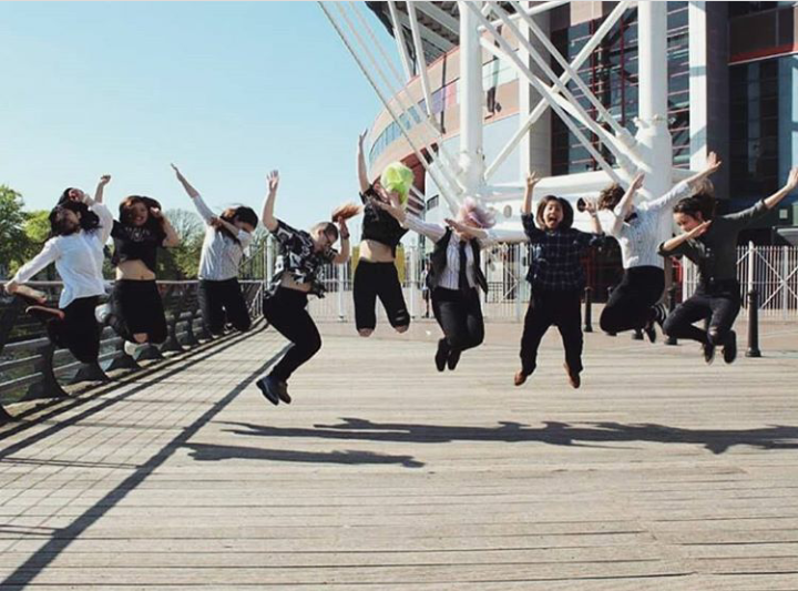 dancers jumping